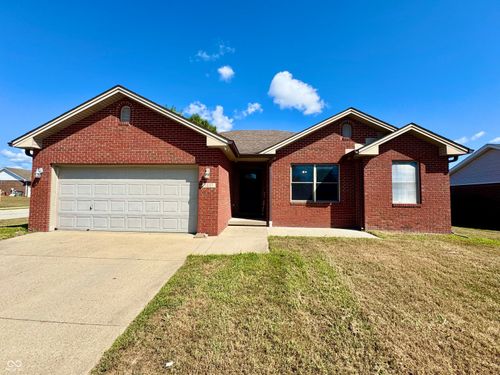 1885 Gaynell Dr, Seymour, IN, 47274-7684 | Card Image