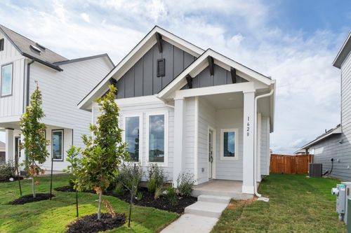 1628 Esplanade Pkwy, San Marcos, TX, 78666-5545 | Card Image