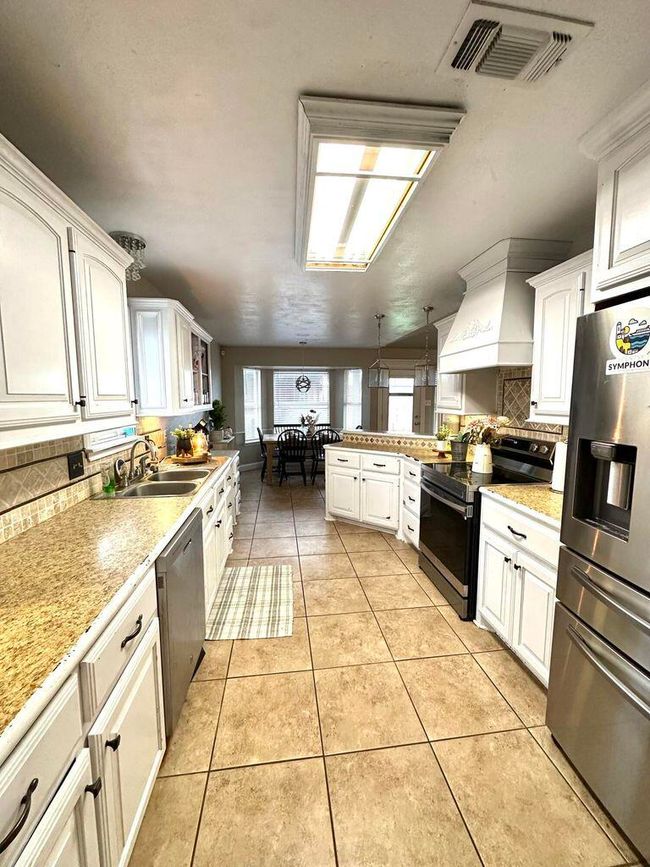 3907 Stevens St, House other with 3 bedrooms, 2 bathrooms and null parking in Plainview TX | Image 8