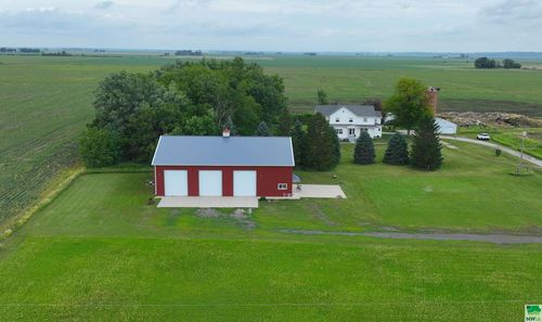 2009 325th St, Sloan, IA, 51055-8017 | Card Image