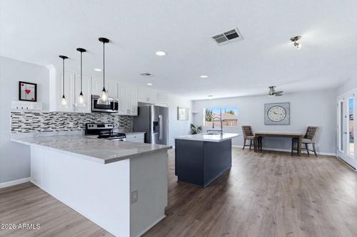7814 E Cypress St, Scottsdale, AZ, 85257-2204 | Card Image