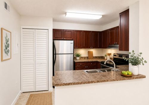 204-351 Palm Way, Pembroke Pines, FL, 33025-4618 | Card Image