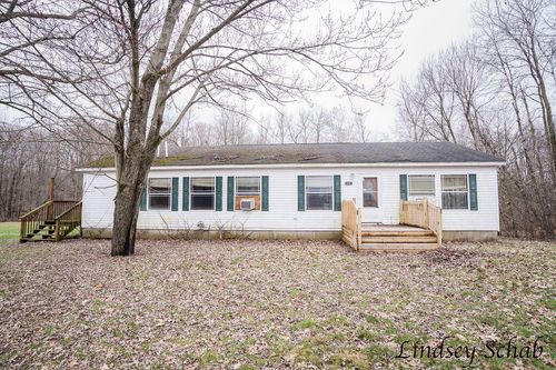 2299 Lyle Rd, Ionia, MI, 48846-8538 | Card Image