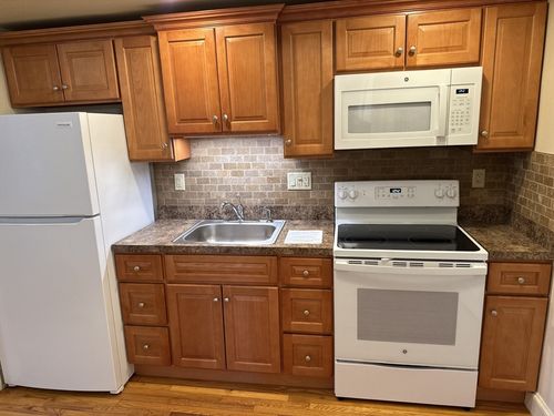 apt-5-16 Columbian St, Weymouth, MA, 02190-2402 | Card Image