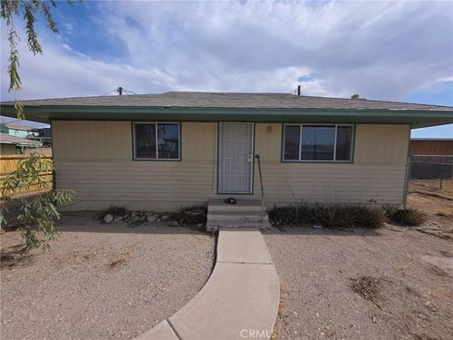 512 1/2 E St, Needles, CA, 92363-3326 | Card Image