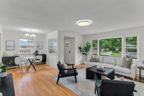 2812 64th Ave N, Brooklyn Center, MN, 55430-2011 | Card Image