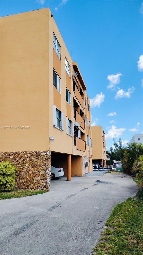 apt-401-295 Nw 72nd Ave, Miami, FL, 33126-4392 | Card Image