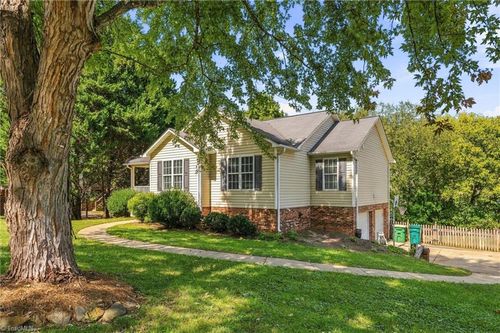 7405 Cortney Glen Ln, Lewisville, NC, 27023-8337 | Card Image