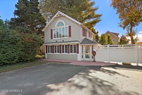 549 Woodland Ave, Brielle, NJ, 08730-1921 | Card Image
