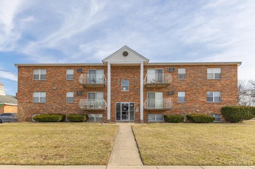6840 Simpson Ave, North College Hill, OH, 45239-4765 | Card Image