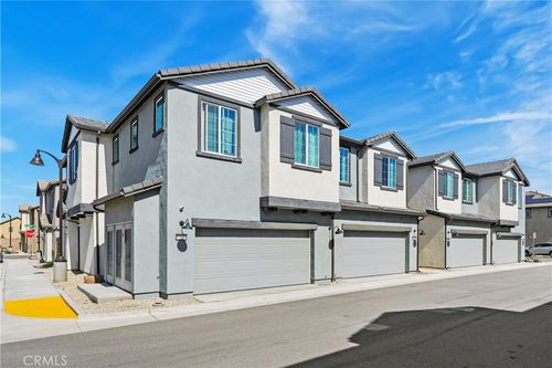 32612 Manhattan Ave, Winchester, CA, 92596-8077 | Card Image