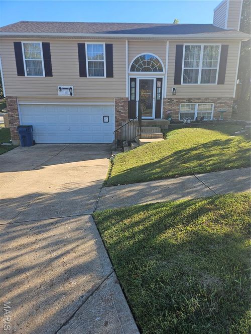 1322 Rockwood Forest Dr, Arnold, MO, 63010-4356 | Card Image