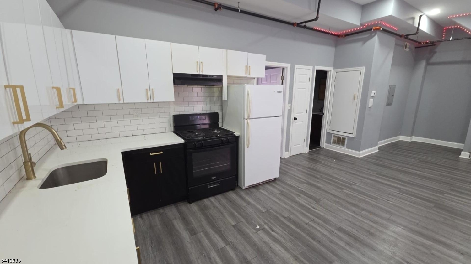 Commercial Sale in Paterson City 2