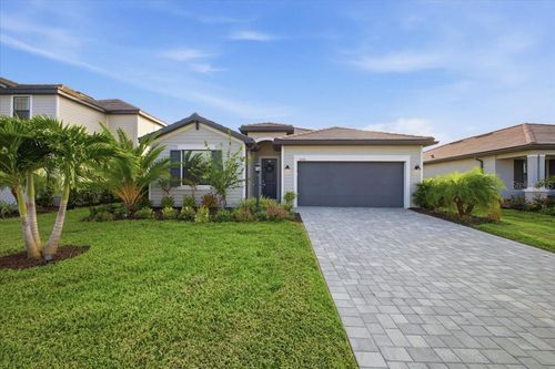 5250 Coral Reef Way, LAKEWOOD RANCH, FL, 34211-1585 | Card Image