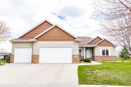4532 Woodhaven Dr S, Fargo, ND, 58104-3919 | Card Image