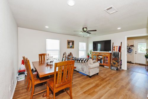 709 W Live Oak St, Alvord, TX, 76225-5014 | Card Image