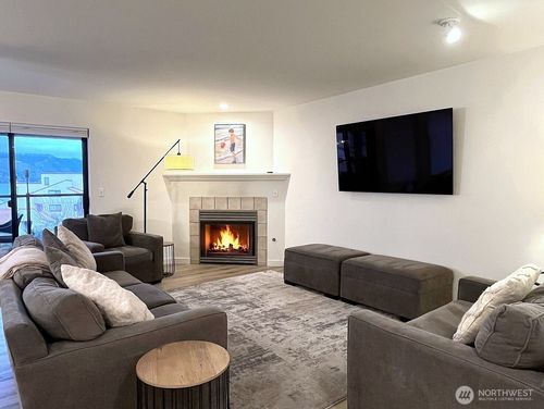 19-2-100 Lake Chelan Shores Dr, Chelan, WA, 98816-9868 | Card Image