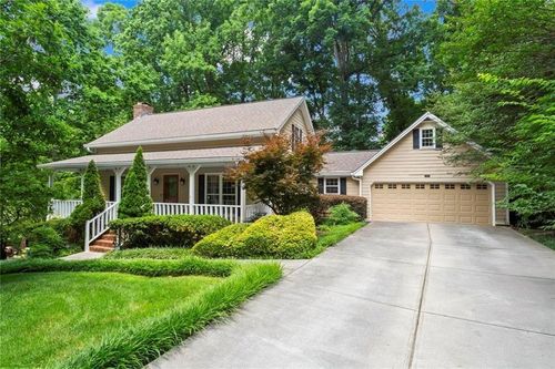1052 Evelyn Ln Sw, Lilburn, GA, 30047-6617 | Card Image