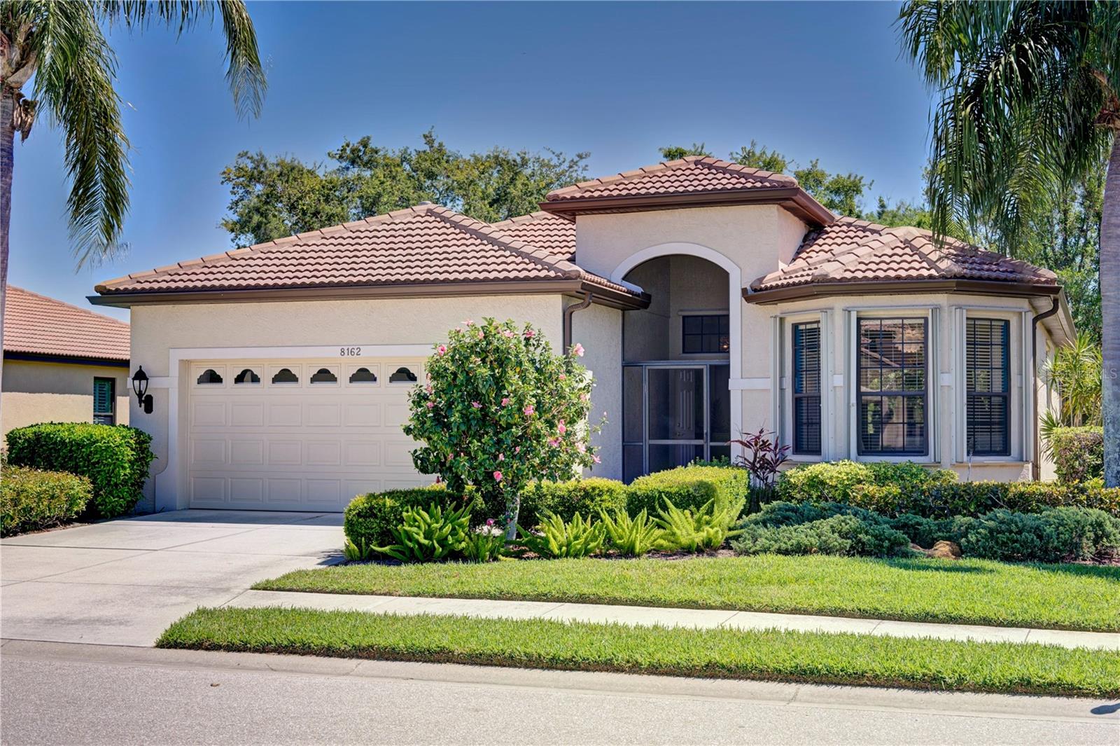 Stirling Falls Cir, Sarasota, FL 34243
