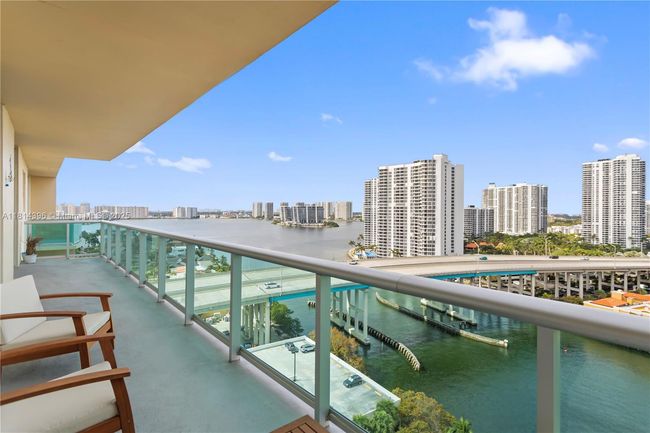 7 - 19390 Collins Ave, Condo with 2 bedrooms, 2 bathrooms and null parking in Sunny Isles Beach FL | Image 4