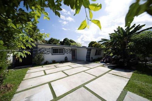 520 Ne 175th St, North Miami Beach, FL, 33162-1910 | Card Image
