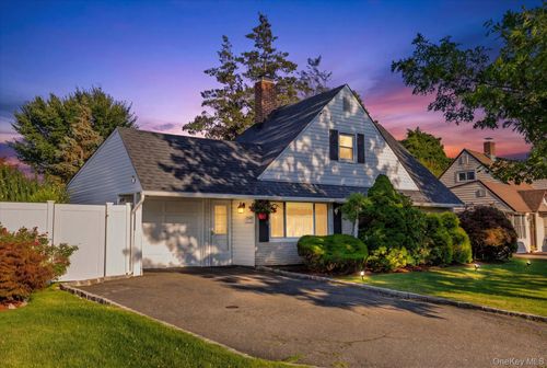 51 Shepherd Lane, Hempstead, NY, 11756 | Card Image