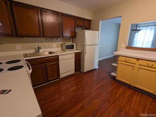 unit-2701-29628 Middlebelt Rd, Farmington Hills, MI, 48334-2355 | Card Image