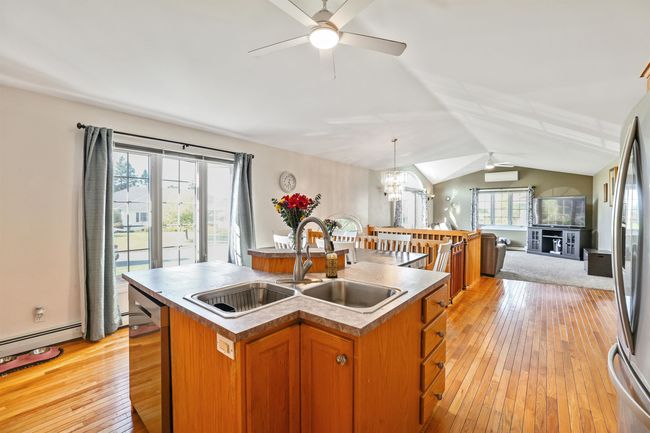 371 Memphremagog Vw, House other with 4 bedrooms, 3 bathrooms and null parking in Newport VT | Image 19