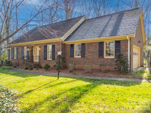 277 Forest Hills Cir, Rutherfordton, NC, 28139-7248 | Card Image