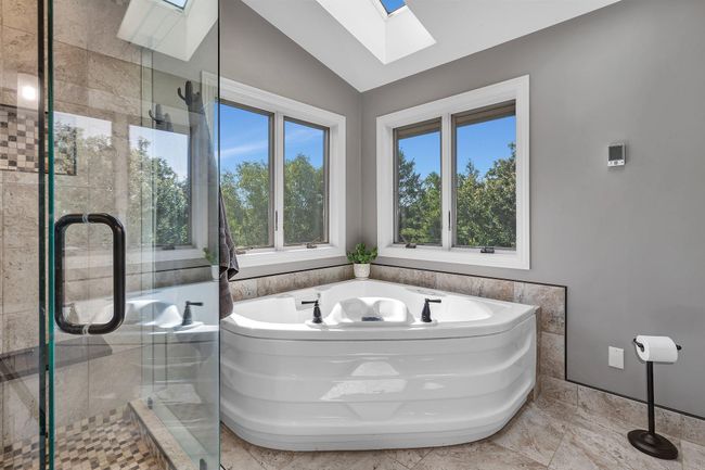 Soaking tub | Image 25