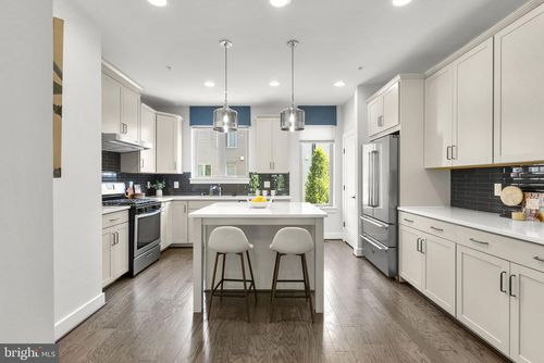 26-820 Thompson Cres, ROCKVILLE, MD, 20852-5676 | Card Image