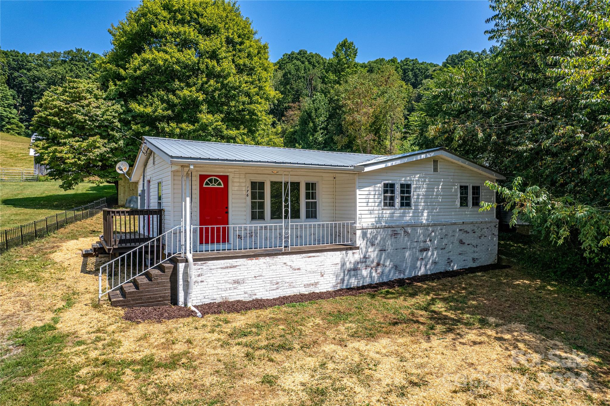 Lum Boone Cir, Waynesville, NC 28786