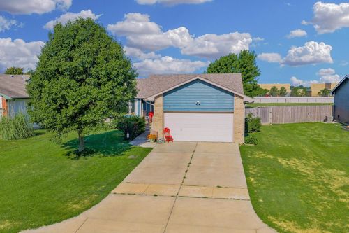 1815 N Country Walk Ln, Mulvane, KS, 67110-9244 | Card Image