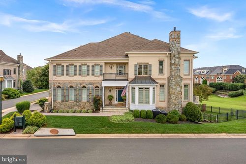 18357 Eagle Point Sq, LEESBURG, VA, 20176-8487 | Card Image