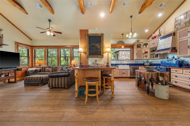 136 Red Fox Ln, Home with 5 bedrooms, 6 bathrooms and 6 parking in Bastrop TX | Image 6