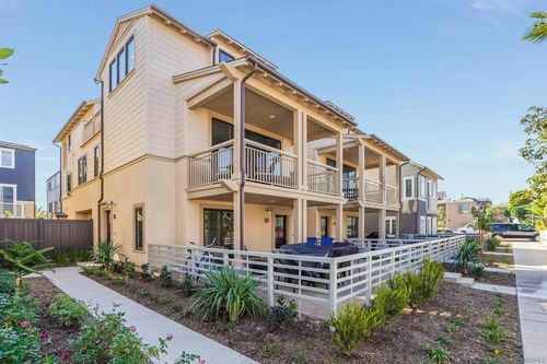811 Kennebeck Ct, San Diego, CA, 92109-7746 | Card Image