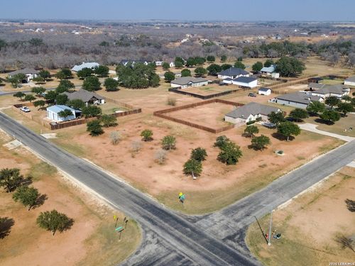 160 W Medium Meadow Dr, Lytle, TX, 78052-3985 | Card Image