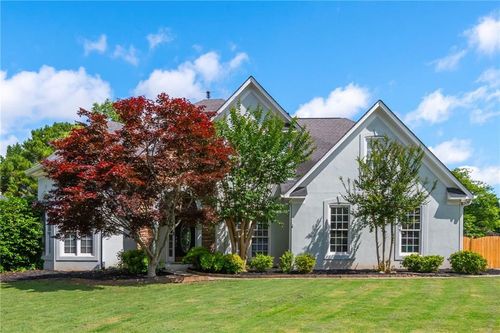 2000 Settindown Dr, Roswell, GA, 30075-6939 | Card Image
