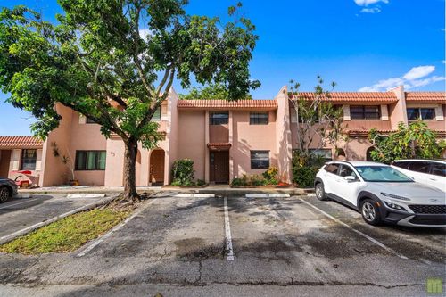 3-32-22 N Valencia Dr, Davie, FL, 33324-5404 | Card Image
