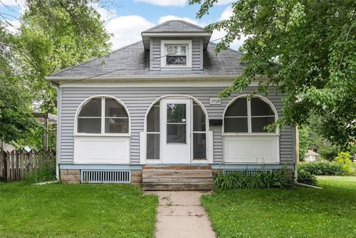 1928 H St, Iowa City, IA, 52240-2029 | Card Image