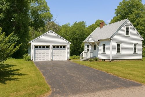 127 Old Millville Rd, Uxbridge, MA, 01569-1901 | Card Image