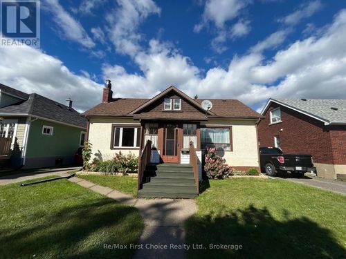 245 Francis Street W, Thunder Bay (Westfort), ON, P7E4C1 | Card Image