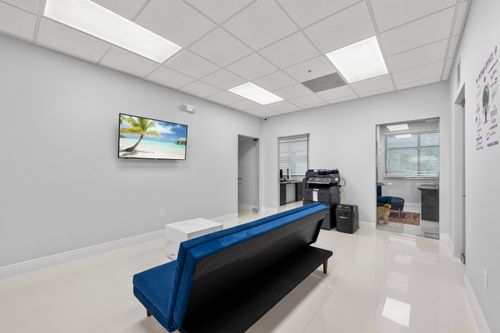 207-9200 Belvedere Rd, ROYAL PALM BEACH, FL, 33411-3615 | Card Image