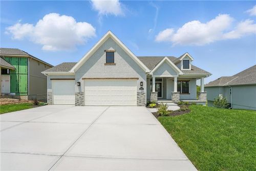 1518 Nw 106th Ter, Kansas City, MO, 64155-1651 | Card Image