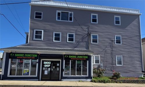 apt-2-62 Main Rd, Tiverton, RI, 02878-1154 | Card Image