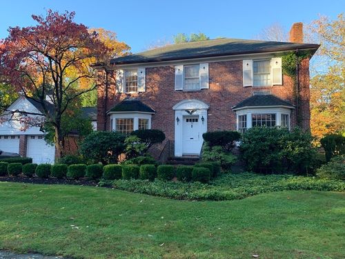 52-52 Kenilworth Rd, Wellesley, MA, 02482-7428 | Card Image