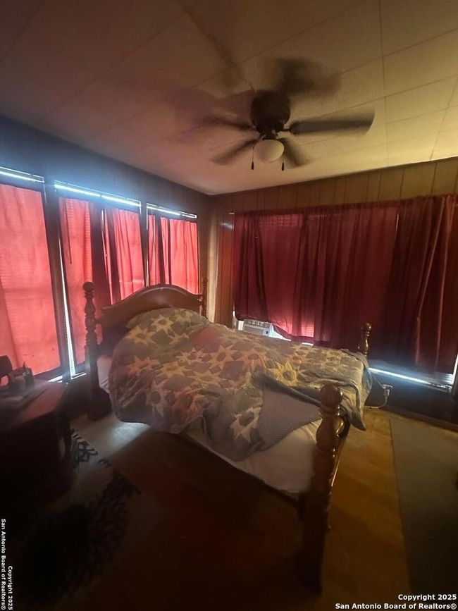 619 Pecan St, House other with 3 bedrooms, 1 bathrooms and null parking in Sabinal TX | Image 14