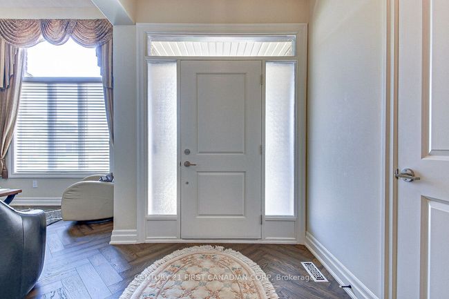 2129 Lockwood Cres, House other with 2 bedrooms, 2 bathrooms and 2 parking in Mount Brydges ON | Image 5