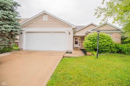 1527 Egret Ln, Greenwood, IN, 46143-7497 | Card Image