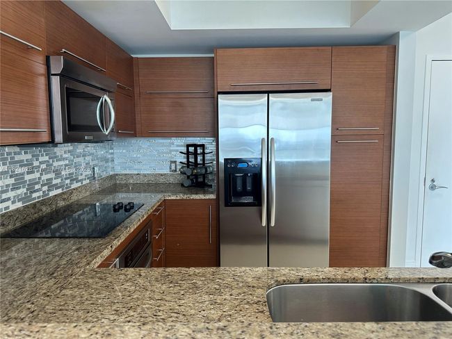 APT-1706N - 2641 N Flamingo Rd, Condo with 2 bedrooms, 2 bathrooms and null parking in Plantation FL | Image 6